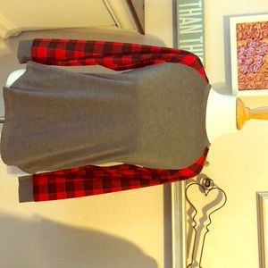 Long sleeve grey shirt with plaid checker sleeves